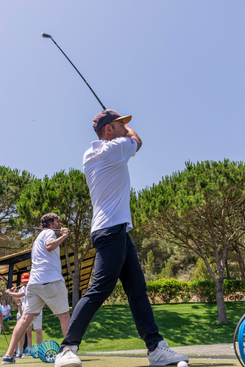 somdemallorca's tweet photo. Uno de los deportes que se pueden practicar en Alcúdia es el golf. El @de_alcanada es uno de los más epsectaculres de la isla gracias a sus vistas y su ubicación junto al mar. Allí dimos nuestros primeros golpes en el blog trip #somdemallorca #alcudiaexperience https://t.co/EOfGTTaPYI