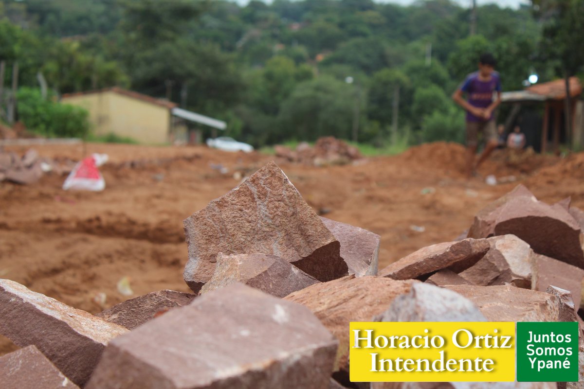 Horacioalbrecht's tweet photo. 🚧 ¡ Seguimos Trabajando ! 
Inician los trabajos de construcción de empedrado en el barrio Tres Lapachos - Ytororó, la obra será ejecutada por la Municipalidad conjuntamente con la Comisión Vecinal,  estamos acompañando muy de cerca los proyectos que beneficien a nuestra ciudad. https://t.co/agCKhdMFSu