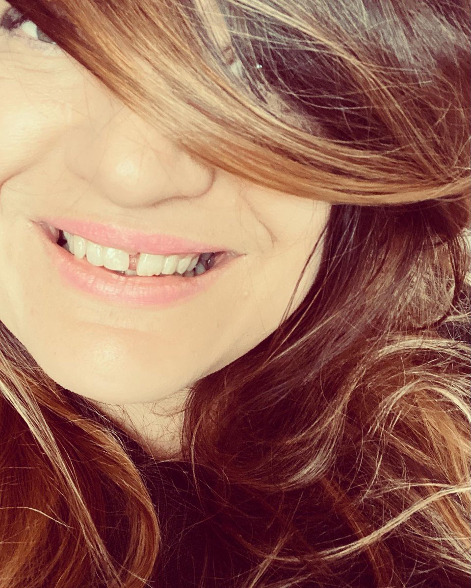 BeauTeaFul76's tweet image. The rare time that I smile a toothy gap one… #toothgap #smile #lifesdepressingenough #feelingcute 

Now that’s enough…back to moody madam as it saves the need for wrinkle cream. 👍🏼