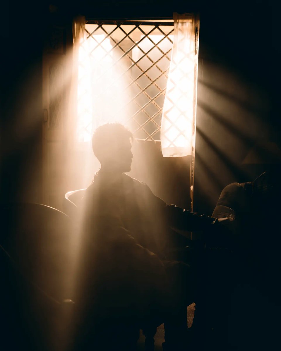 Guiding lights !! 
Some random moments from set. 
#rays #lightrays #filmmaking #cinematic #sunlight #sonyα7
