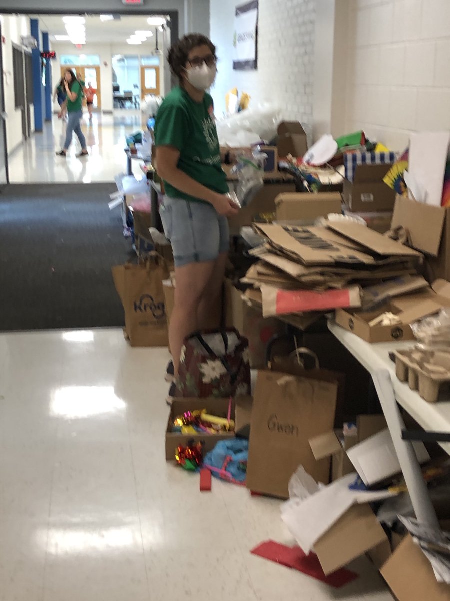 ⁦<a href="/CampInvention/">Camp Invention</a>⁩ parent volunteer extraordinaire setting up the recyclables for our young inventors!
⁦⁦<a href="/MCPS_VA_Gifted/">MCPS_VA Gifted</a>⁩ 
⁦<a href="/FBEFrogs/">Falling Branch Elem</a>⁩