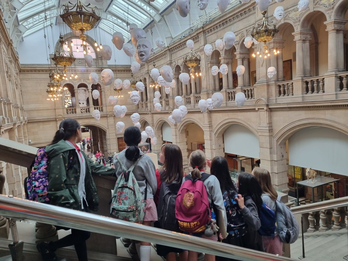 JenMWylie's tweet photo. Great fun had at the @giffnockprimary P6 trip to @KelvingroveArt https://t.co/EPYvx1pCMf
