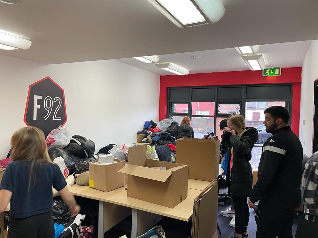 The young participants from our Youth Voice session have supported the local community through litter picking, assisting with the delivery of Kellogg's cereal, and packing donations for Ukrainian refugees 🙌

👏 | @EFLTrust