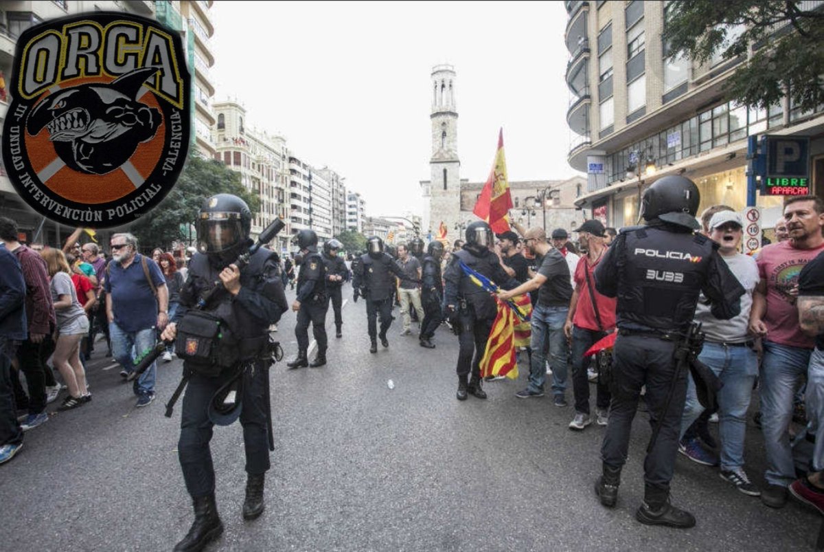 OrcaValencia's tweet photo. El trabajo en equipo es el combustible que permite a gente común, alcanzar logros extraordinarios.
#PoliciaNacional #Police #Policepics #Instapolice #Cops #Instacops #BlueLine #ThinBlueLine #BlueLineFamily #UIP #IIIUIP #Orca #Valencia #España
📸 Vía @valenciaplaza https://t.co/2ztvawYmDQ