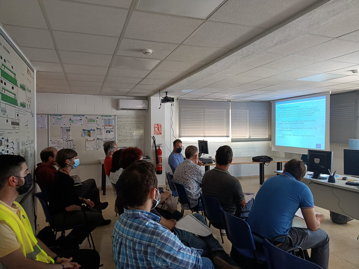 🇪🇺🌊Hoy los socios del proyecto, el monitor de <a href="/cinea_eu/">CINEA 🇪🇺</a> y el evaluador de #neemo visitan el prototipo industrial instalado en la EDAR de Cabezo Beaza (Murcia). La depuración con polímeros y pulsos de luz ha llegado a eliminar una media del 90% de los fármacos en aguas residuales