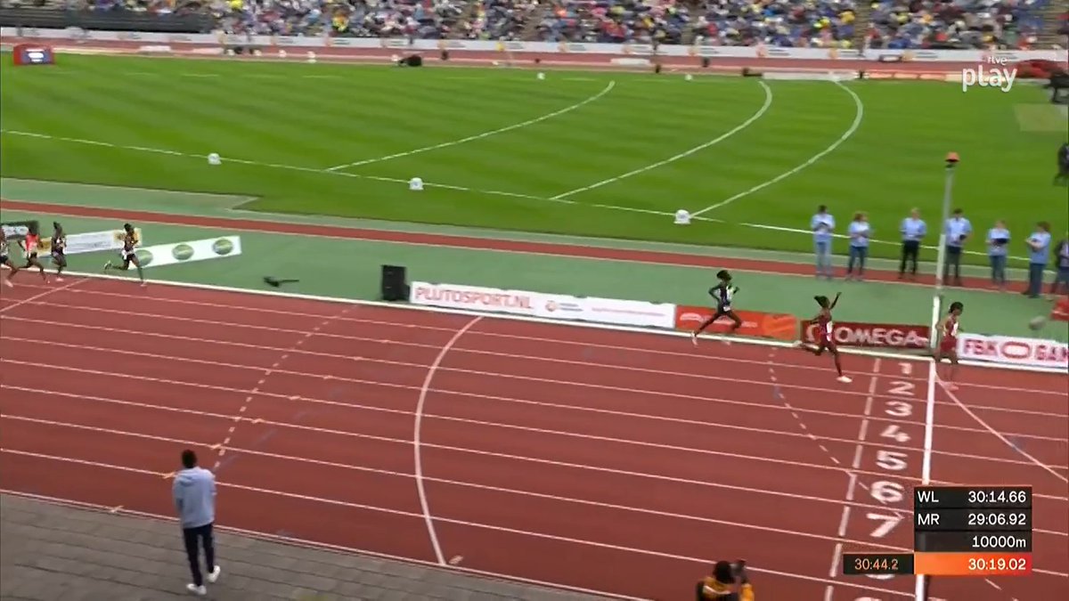 CoachLN's tweet photo. Nr5 all-time in Europe's #25lapfever @EilishMccolgan in a solo run & windy conditions in #Hengelo
Gidey wins the ETH Trials behind her & should bring 5K Road WR-holder Taye and surprise Mulate to Eugene. The latter passed Gebrzihair & former Oly Champ Ayana in the last meters. https://t.co/cScJuP9157
