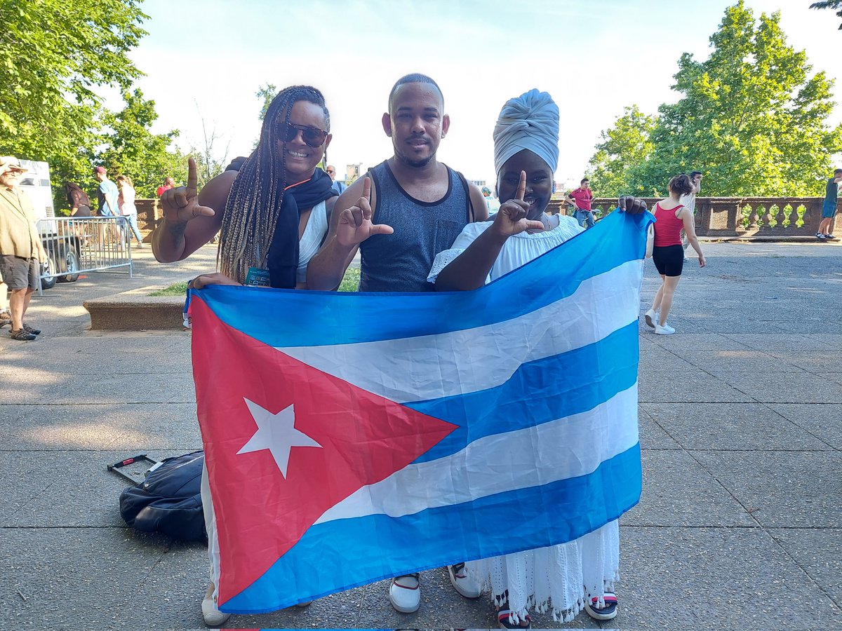 La cantante <a href="/DaymeArocena/">Daymé Arocena</a> y la percusionista Yissy García, junto al Periodista Yosmany Mayeta Labrada piden Libertad para el Pueblo de Cuba desde Washington DC. <a href="/CubaAdn/">ADNCuba - Noticias de Cuba</a> <a href="/CiberCuba/">CiberCuba - Noticias de Cuba 🇨🇺</a> <a href="/14ymedio/">14ymedio</a> <a href="/Luz_Cuba/">Luz Escobar</a> <a href="/yoanisanchez/">Yoani Sánchez 🇨🇺</a> <a href="/RosaMariaPaya/">Rosa María Payá A.</a> <a href="/CubitaNow/">Cubita NOW</a> <a href="/diariodecuba/">DIARIO DE CUBA</a> <a href="/CubanetNoticias/">Cubanet 🇨🇺</a>