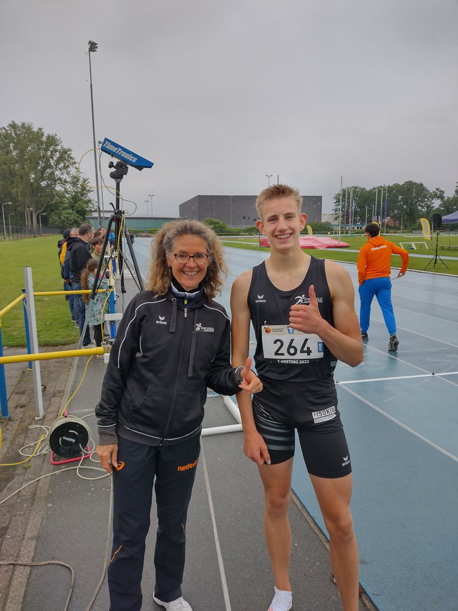 Wat een goede 400m horden race in Tilburg van U18-atleet Sep de Jong van Team Sotra in 53.80. Een pb en maar 0.05s boven de EK-U18 limiet. Bedankt <a href="/TMeeting/">T-Meeting</a> voor de toevoeging aan het programma!