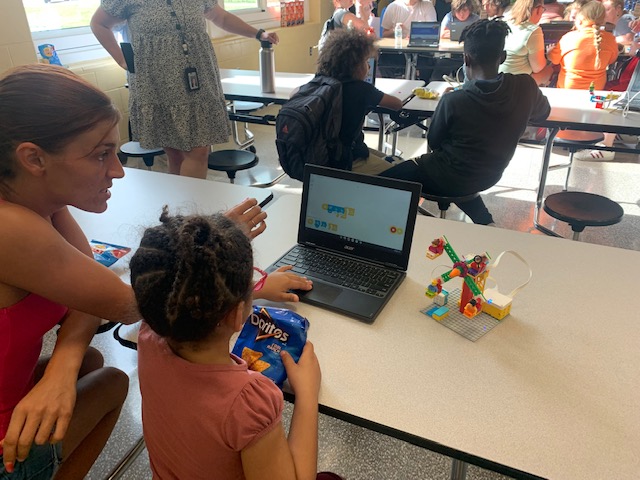 StemWloo's tweet photo. Highland Elementary hosted a Math/STEM Family Night!  Everyone enjoyed a variety of math and STEM activities such as coding LEGO builds, ST math, math fact jenga, 
creating structures with toothpicks and marshmallows, tangrams, and paper airplane contests.  @WaterlooSchools https://t.co/cTudRVDrFH