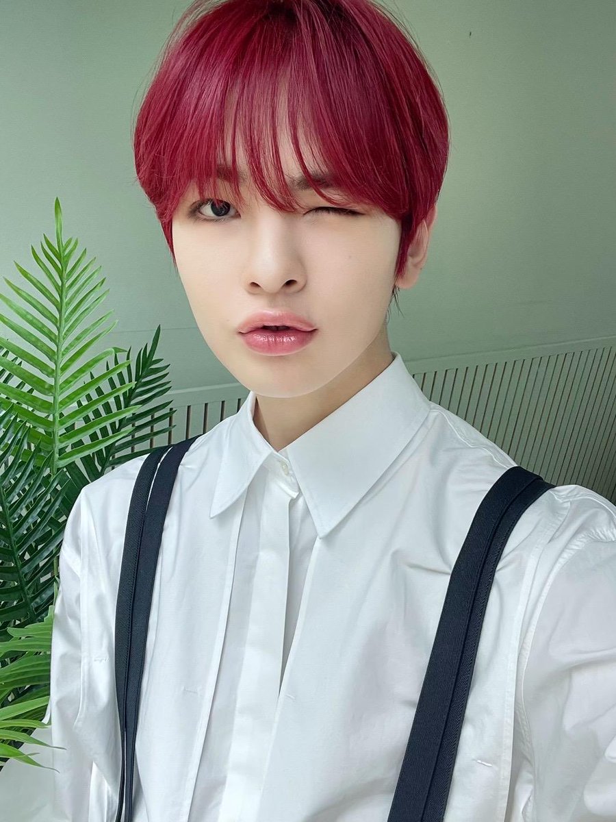 EPEXINTL's tweet photo. 220607 | MU FNS UPDATE 

Suspender boy🌤□

#EPEX #이펙스 #MU #뮤 https://t.co/naLwmI7OaI