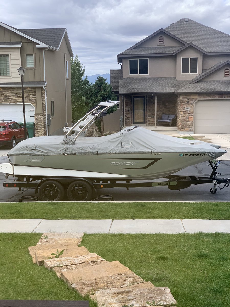 Work hard, keep track of your goals and one day you’ll be able to take a picture of someone’s boat 😇#wordhard #goals