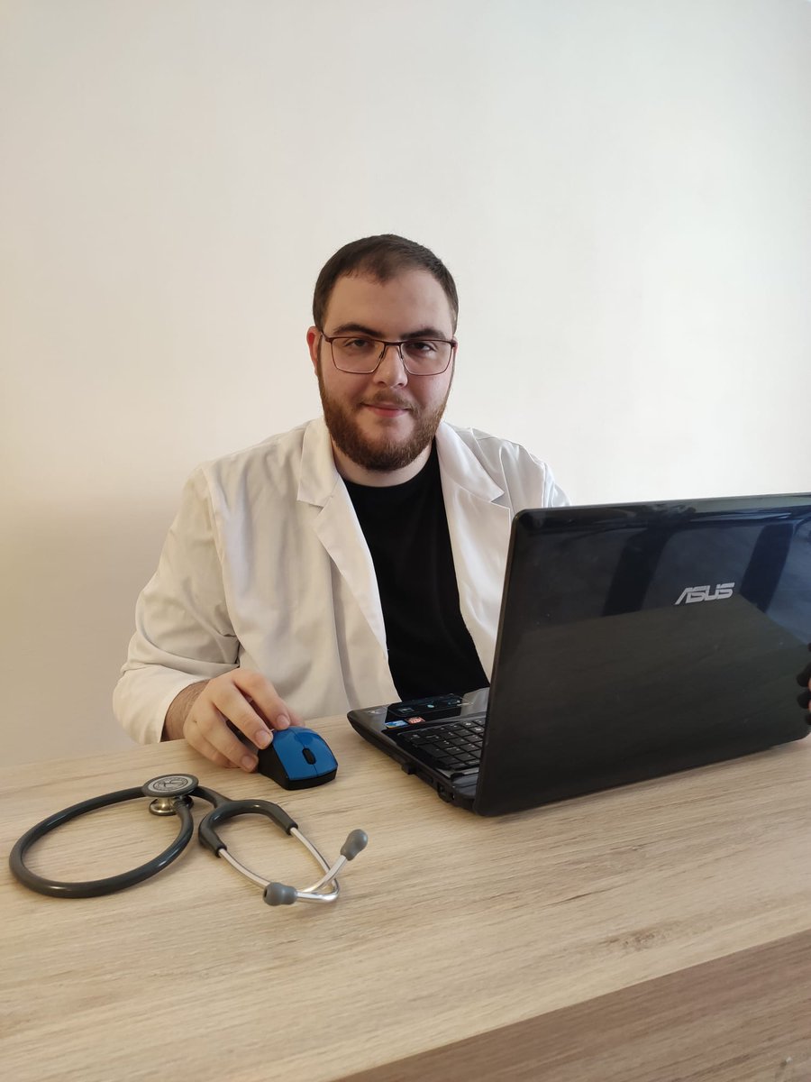 David Ramírez Saco (@drami15) on Twitter photo Després de sis anys intensos a <a href="/UdGMedicina/">Facultat de Medicina</a> i encara recuperant-me d'una memorable graduació, per fi puc dir amb orgull que sóc metge per la <a href="/univgirona/">Universitat de Girona</a>! Moltes gràcies a tothom que ho ha fet possible. Venen nous reptes que em portaran arreu, però Girona sempre serà casa... Després de sis anys intensos a <a href="/UdGMedicina/">Facultat de Medicina</a> i encara recuperant-me d'una memorable graduació, per fi puc dir amb orgull que sóc metge per la <a href="/univgirona/">Universitat de Girona</a>! Moltes gràcies a tothom que ho ha fet possible. Venen nous reptes que em portaran arreu, però Girona sempre serà casa...