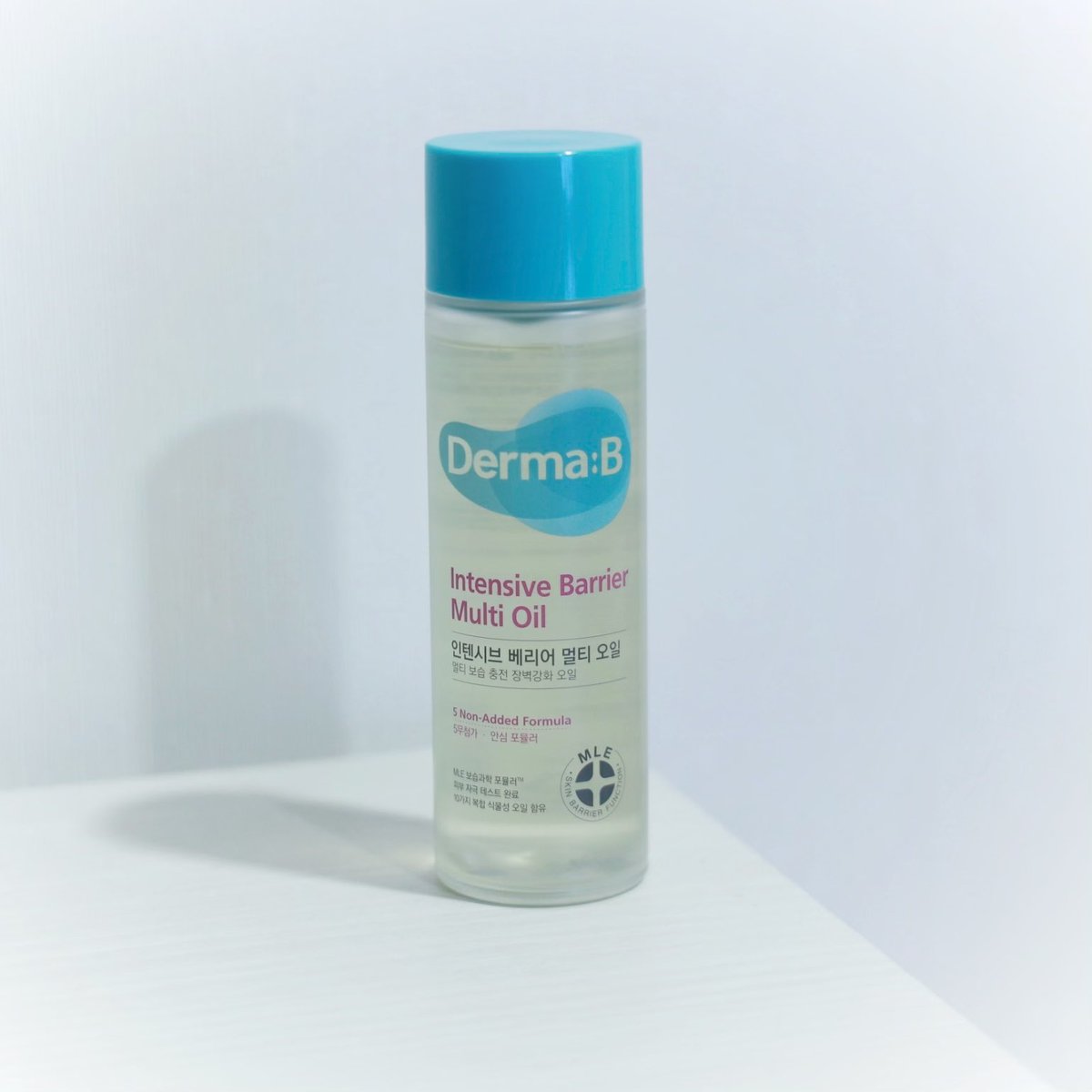 kdnutsu's tweet photo. ขอมาป้ายยา #DermaB Intensive Barrier #Multioil เป็น #ออยล์ ใช้แล้วชอบมากๆ เพราะช่วงที่ผ่านมาตากแดดบ่อยผิวแห้งสุดๆ แต่เห็นรีวิวตัวนี้เค้าบอกใช้แล้วผิวเด้ง ผิวเด็ก เลยมาคอนเฟิร์มอีกเสียงว่ามันเลิศ! ผิวนุ่มเด้งขึ้นมาก แถมซึมไวไม่เหนียวด้วย ไปตำ #ใช้ดีบอกต่อ https://t.co/f6lkZp0fBn