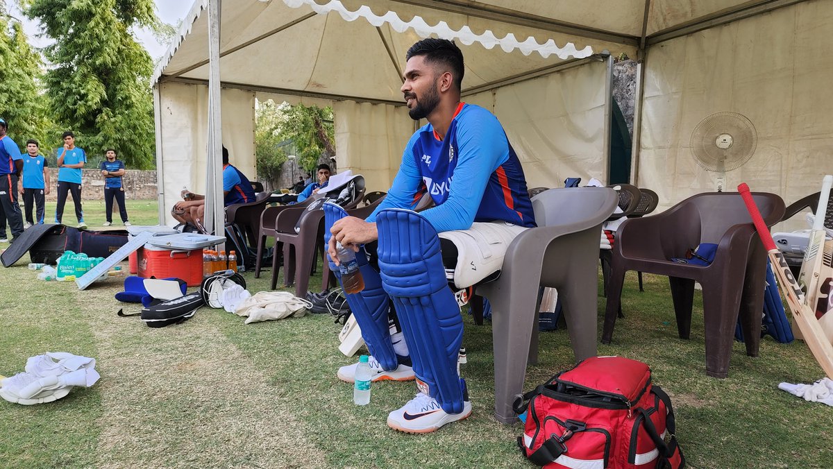 BCCI's tweet photo. First practice session ✅

Snapshots from #TeamIndia's training at the Arun Jaitley Stadium, Delhi. 👍 👍 

#INDvSA | @Paytm https://t.co/6v0Ik5nydJ