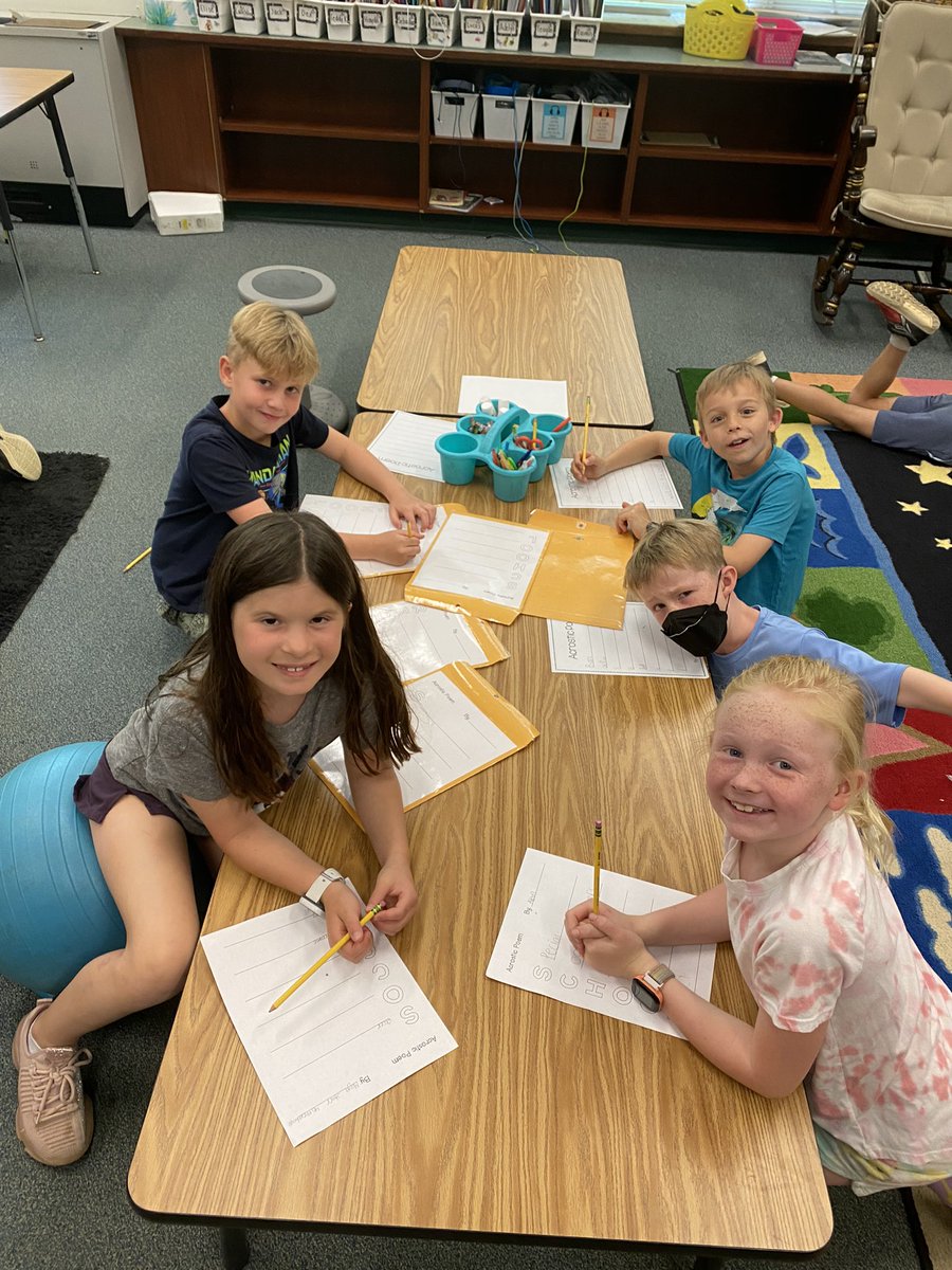 Miss Aronson's Sunflowers 💛 tweet media