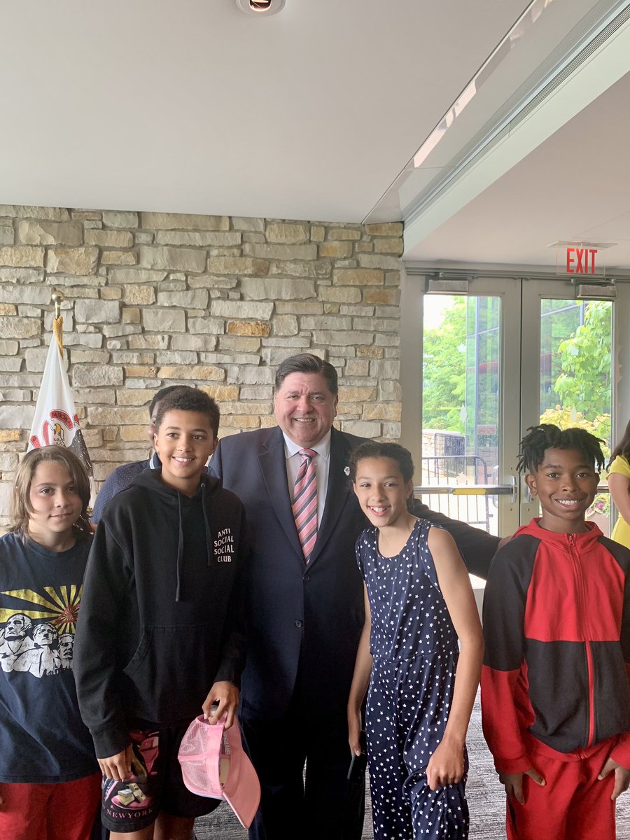 GovPritzker's tweet photo. Today I was joined by a very special group of students to declare Dolostone as the official rock of Illinois!

This group of geological prodigies and future state leaders are setting a great example for our state by lifting up their voices to enact change. https://t.co/5JTVFxljQj