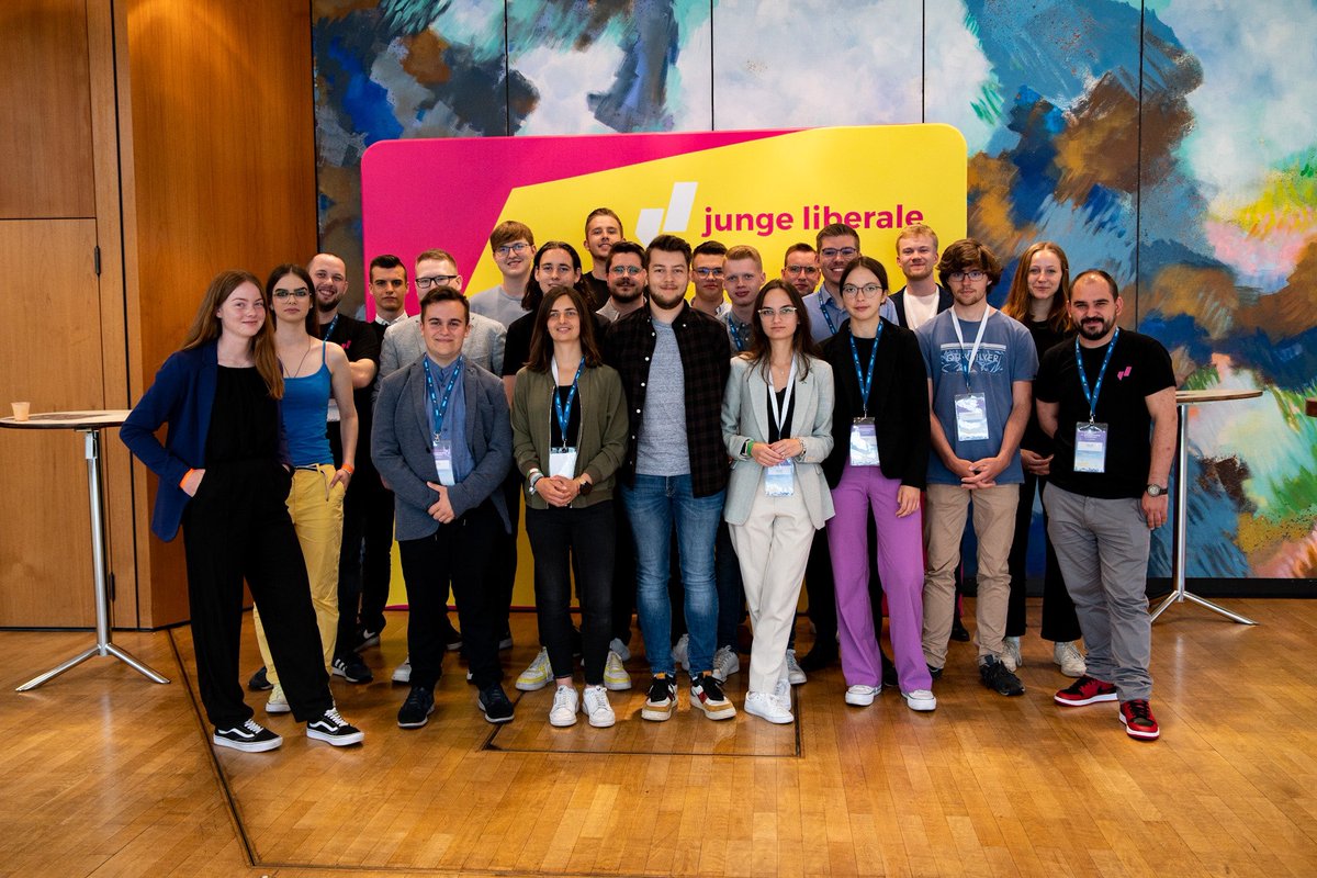 64. Bundeskongress der <a href="/jungeliberale/">junge liberale</a> und es war viel los. 🔥

Intensive Antragsdebatten prägten das Wochenende. Ein besonderer Erfolg: Unser Antrag mit anderen Landesverbänden zur Laufzeitverlängerung der drei verbliebenden Kernkraftwerke fand eine Mehrheit. 🙌🏻