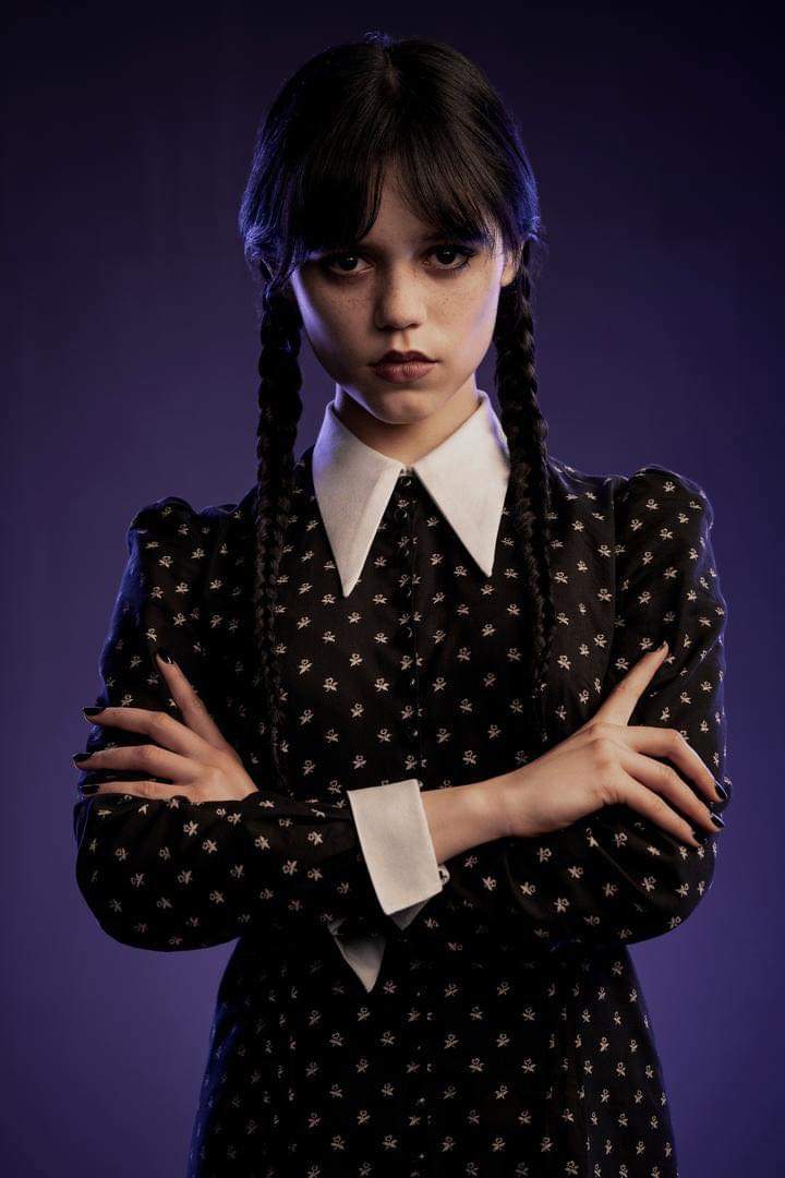 GabyMeza8's tweet photo. ¡PRIME VISTAZO DE MERLINA! #Netflix comparte la primera imagen de #JennaOrtega para la serie #Wednesday, la nueva versión de #TheAddamsFamily que prepara #TimBurton para la plataforma 🤩🔥 https://t.co/CMR9Udj0uH