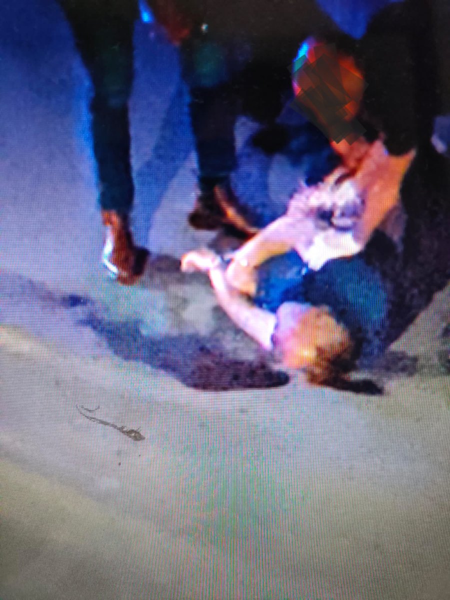 Come si è fatto quelle ferite alla testa?E perché il sangue è stato lavato dai Carabinieri?Vogliamo un processo.#veritàegiustizia #enricolombardo #federicoaldrovandi 
<a href="/SusannaMarietti/">Susanna Marietti</a> @catlatorre <a href="/federicabriosch/">federica brioschi</a> <a href="/ACADItalia/">ACAD</a> <a href="/SMaurizi/">Stefania Maurizi</a> <a href="/AntigoneOnlus/">AssociazioneAntigone</a> <a href="/ZeroViolenza/">Zeroviolenza</a> <a href="/BeppeGiulietti/">Beppe Giulietti</a>