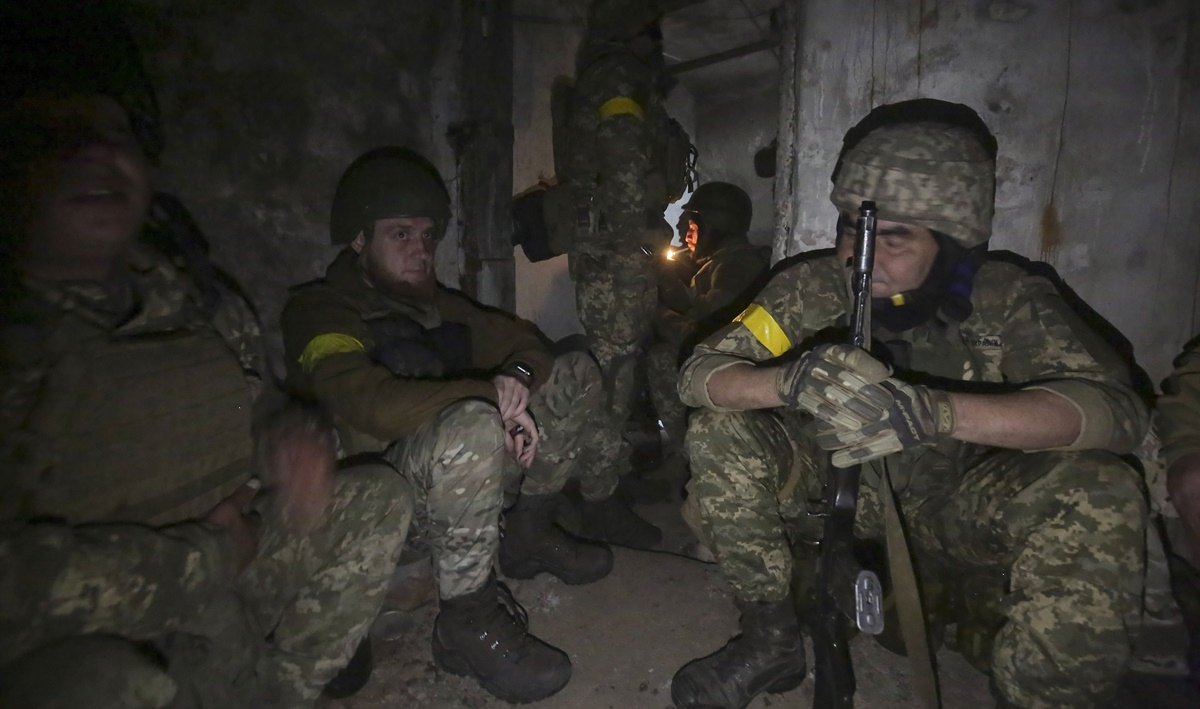 YuriiKazakov's tweet photo. Detenidos en Ucrania dos voluntarios del ejército ucro que criticaron en una entrevista para The Washington Post a la dirección militar y el catastrófico abastecimiento de las tropas ucras. Ni dos horas tardaron en detenerlos... https://t.co/qwgAckYlmy