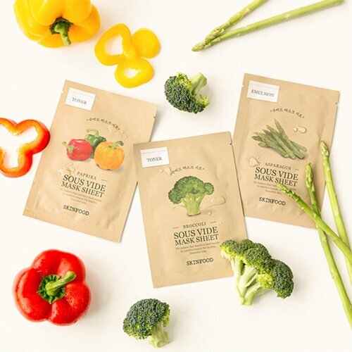 Skinfood Sous Vide Parika Sheetmask
Get your dose of veggies with the Paprika Sous Vide Mask Sheet! This toner type sheet mask is infused with paprika extract, ginger &amp; licorice root extract to provide intense moisture for dry skin. Made with 100% naturally derived cellulose f...