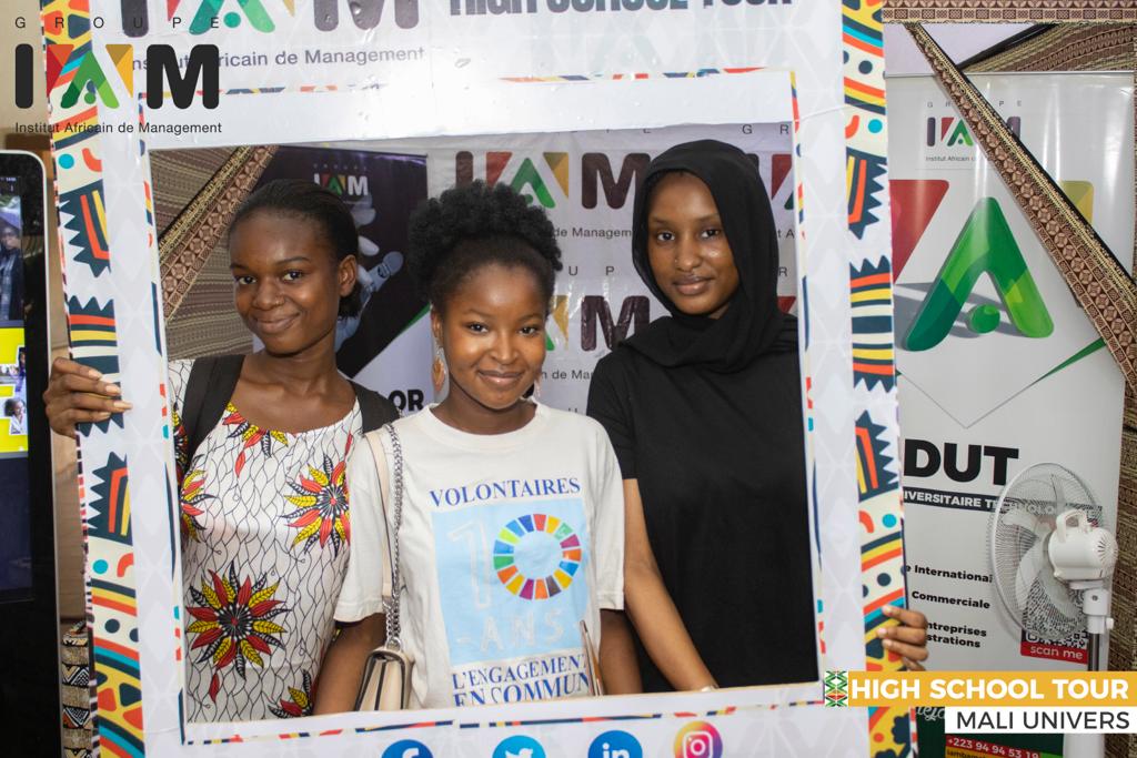 iam_bamako's tweet photo. C'est avec un grand plaisir que nous avons rencontré les bacheliers du Lycée Fatoumata Traoré et pris part à la Journée d'Orientation organisée par le Complexe scolaire Mali Univers.
Ce fut un moment de partage mais surtout de découverte.
#HighSchoolTour
#CSMU
#LFAT
#Kebutu https://t.co/jQf9pBCKiL