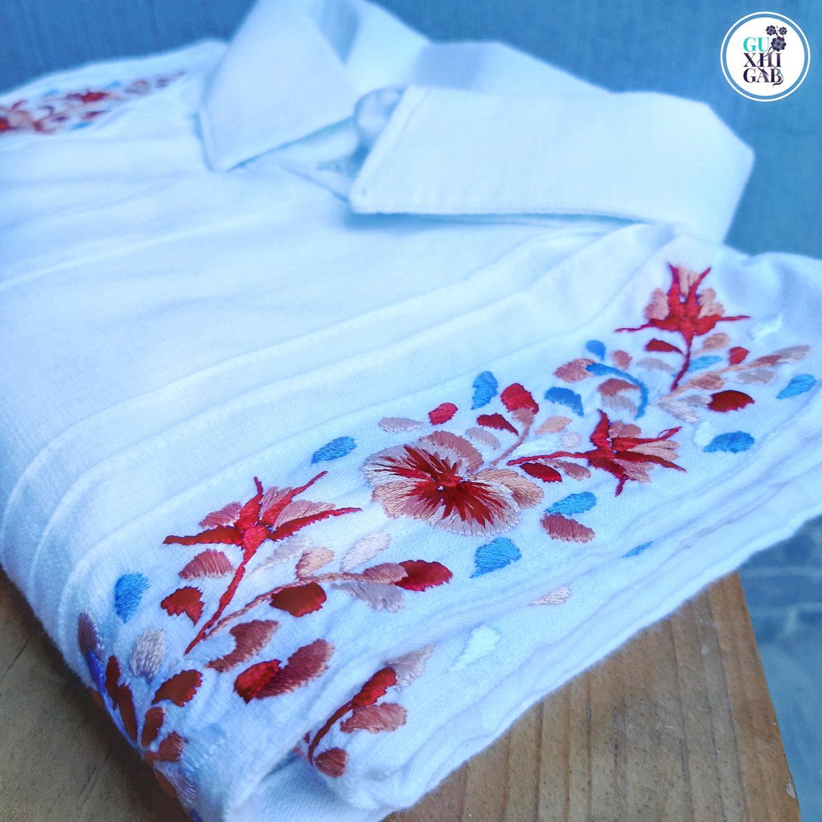 GuXhigab's tweet photo. Tenemos una nueva guayabera con un juego de colores que nos han pedido. 😉 #Oaxaca https://t.co/NByn6JRFfx