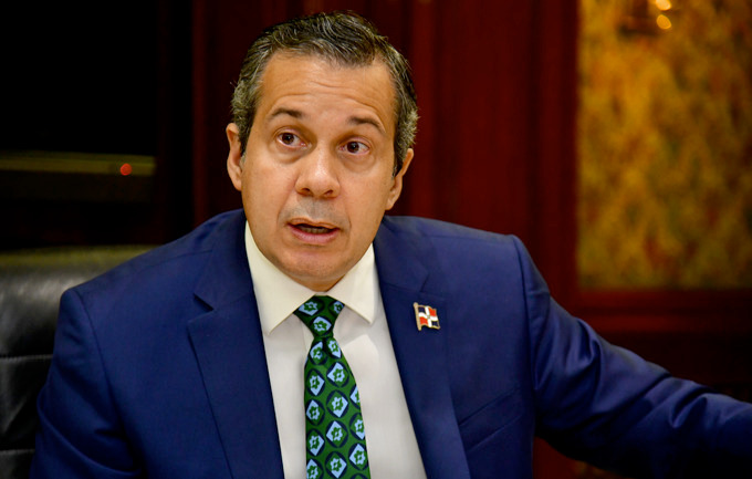 ListinDiario's tweet photo. #AHORA: Muere Orlando Jorge Mera, el ministro del Ministerio de Medio Ambiente y Recursos Naturales.

#ListínDiario https://t.co/sXEDOhfXBJ