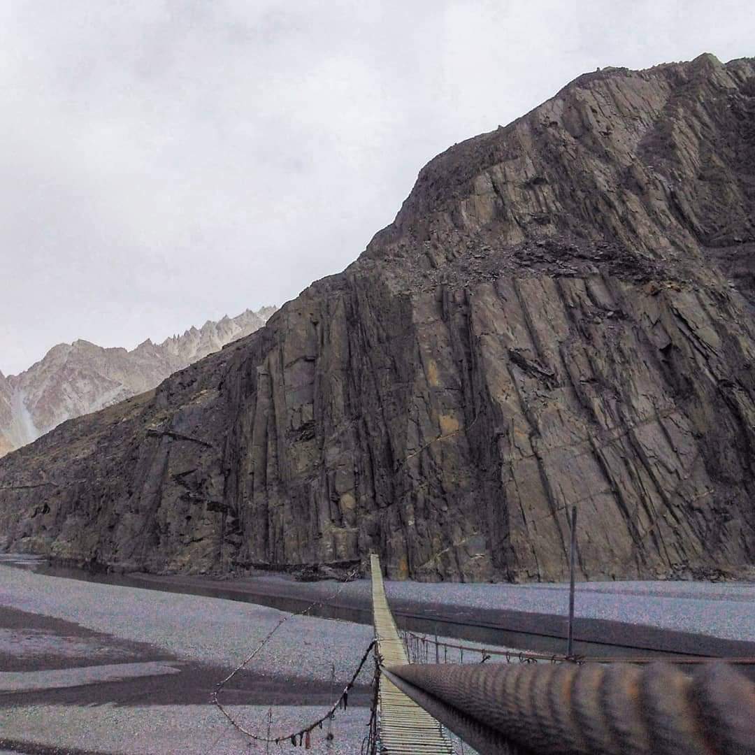 Paktourntravel's tweet photo. Hussaini Suspension bridge, Hussaini, Gojal Valley, Hunza, Gilgit Baltistan
.
.
.
.
.
π·@scnzbyme
.
.
.
.
#hussainisuspensionbridge #hangingbridge #instagood #instagram #gojalvalley #incrediblehunza #nature #naturephotography #karakorumrange #wonderland #heavenonearth #explore https://t.co/VLnctNDCuW