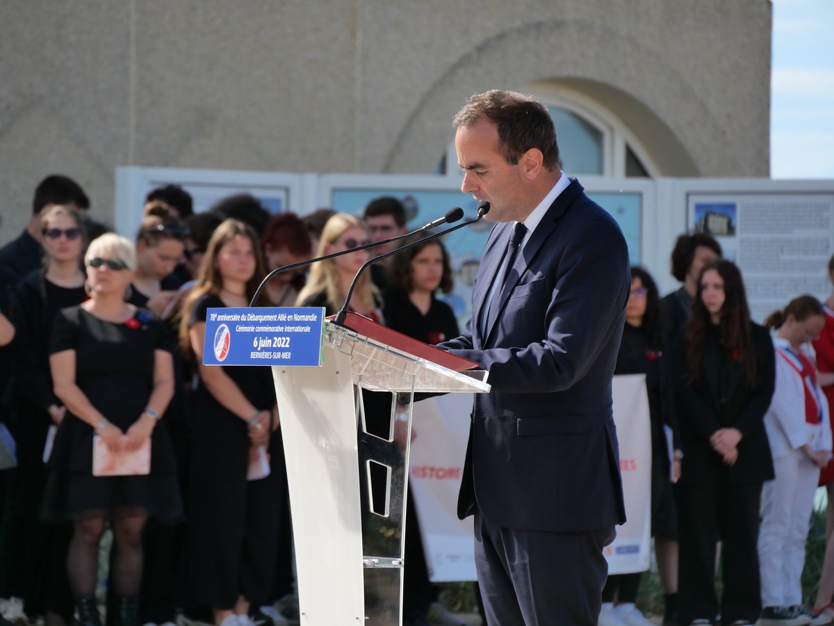 Prefet14's tweet image. Le 6 juin 1944, c’est avec une ardeur renouvelée et une volonté farouche de réussite, que les soldats des nations alliées, unis sous une même bannière, se lancèrent à l’assaut des plages de #Normandie.
#DDay78
🇫🇷🇬🇧🇨🇦🇩🇰🇺🇸🇧🇪🇳🇱🇵🇱🇳🇴🇩🇪