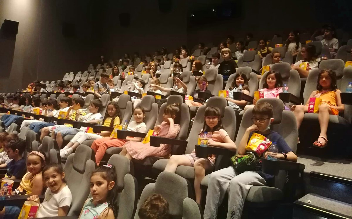 Gop10binokul's tweet photo. Temel Eğitimde 10.000  Okul Projesi Kapsamında 1milyon öğrenci sinemayla buluşuyor. 
@istanbulmem @istmemtemeleg @gopmem https://t.co/0H04JIqMF1