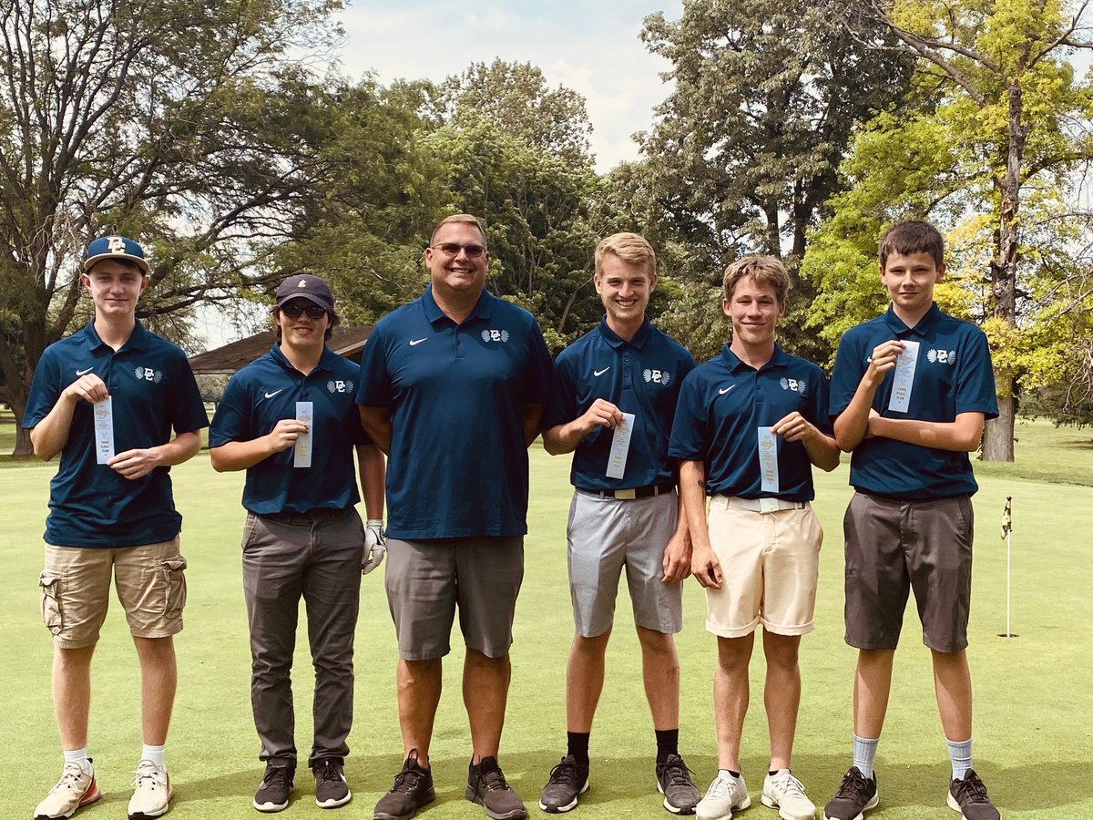 Congratulations to the DCHS Hawk golfers! Regionals here we come🎉 ⁦<a href="/DCHS_Athletics/">DCHS Athletics</a>⁩  #DecaturProud