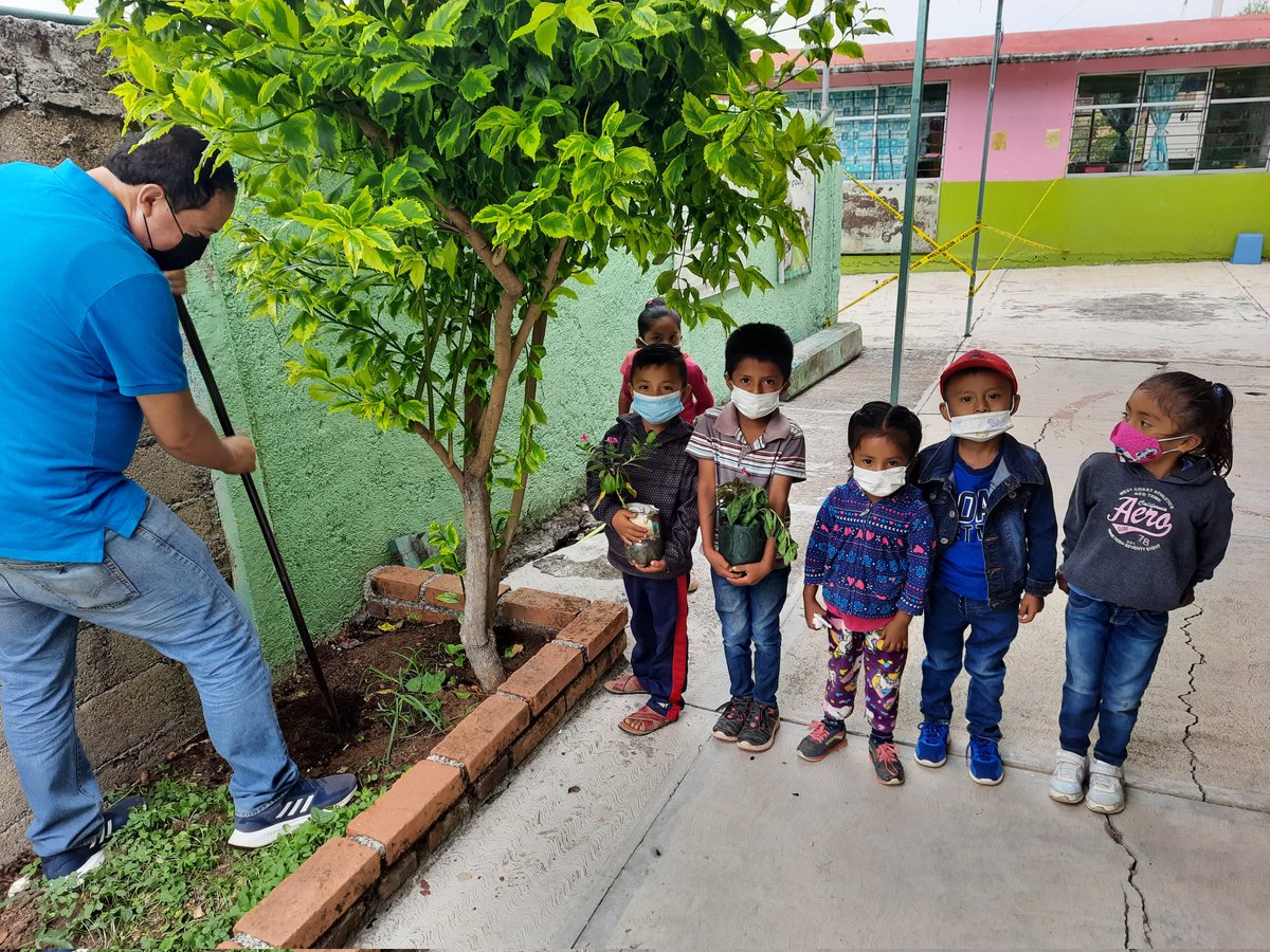 luzxoxo's tweet photo. En el J.N. Alfonso Garcia Robles 15EJN2912R Z.E. J218 en Los Melchores de san Lucas, Tejupilco, MEXICO  se aplicaron acciones en favor del medio ambiente #maratonMedioAmbiente  @SEB_Edomex @TinocoGRogelio https://t.co/iHsiXjC5xE