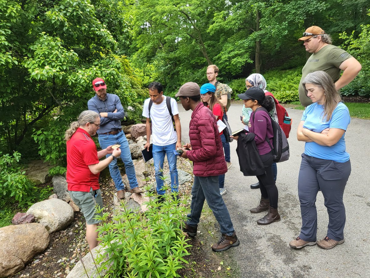 Our first stop for @UNL_PlantPath 2022 #PlantDzsAcrossNebraska class was at @LauritzenGarden in Omaha. Thank you Victoria and @BYFUNL star @brode182 of the @UNLPlantClinic for leading our tour @UNLPlantPath