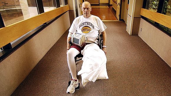 andrewtaylor09's tweet photo. “There’s a big difference between being a player &amp; competitor-Decide on being a competitor. It’s all about toughness. I used to lean down &amp; tie my shoe. Now I lean down &amp; put my leg on. I cried the 1st time I did it. I’m glad I was taught to compete.” Coach Don Meyer #MeyerMonday https://t.co/d4DbfA0MBG