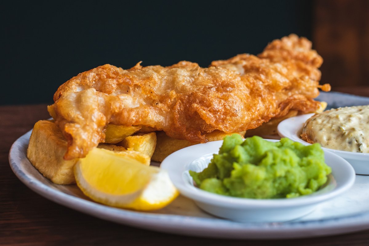 Indulge this spring. 🌷

Starting from £149 per night, this Spring Getaway Package includes:
🛌 Overnight accommodation
🍳 Full Irish breakfast
🍹 A 2 course evening meal and a cocktail at <a href="/galleryatmalone/">Gallery Restaurant</a>
Learn more → bit.ly/3suVRbW

#Spring #BelfastOffer #VisitBelfast