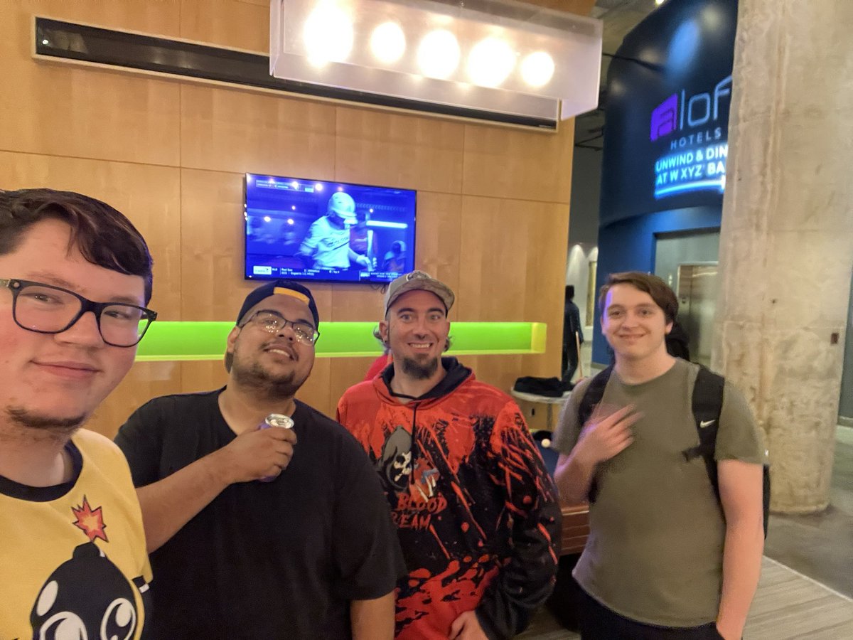 iTzMylee's tweet photo. I made some of the greatest memories at #dreamhackdallas. Meeting some of my oldest friends for the first time in person was amazing. I miss you all already. I can’t wait to see you again next year!!! https://t.co/iKPOPqHl39