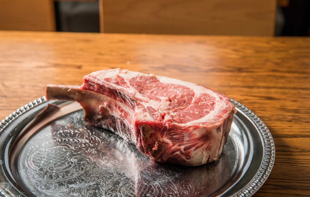 We are excited to announce a pop-up collaboration you won't want to miss. 

@willettdistillery will be collaborating a dry-aged steak dinner this Thursday at Rosewood!

Call and reserve your spot ASAP only 8 spots are available.