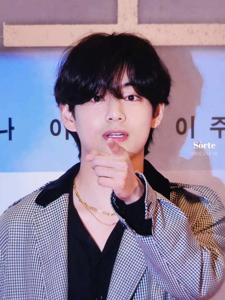 lenh_lmir's tweet photo. cute tr ơi

#PremiosMTVMiaw #MTVLAHITMYUNIVERSE
#MTVLAKPOPBTS (@BTS_twt) https://t.co/YpKD1DBANo