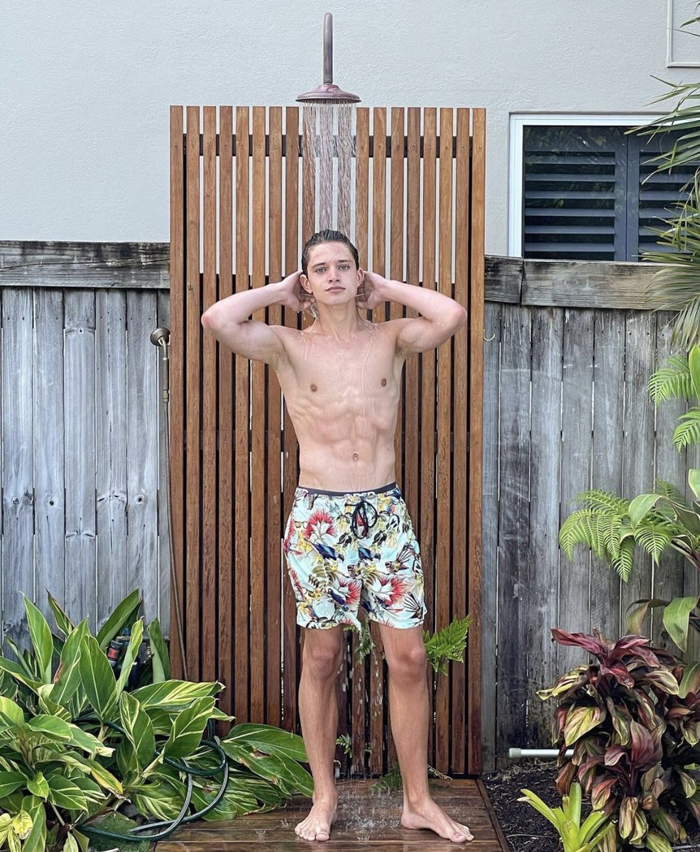 This type of ‘rain’ I don’t mind 😊

#Australian #AlexRuygrok #Modeling