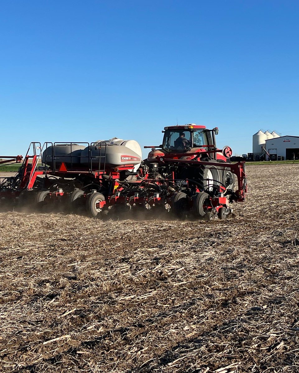 MedunaInc's tweet photo. A lot of great Pioneer seed plots went in this year. As always, we're extremely thankful for the farmers who allow us to capture this data! We are excited to see what this fall brings! @PioneerSeeds https://t.co/kMiqSp0QCB