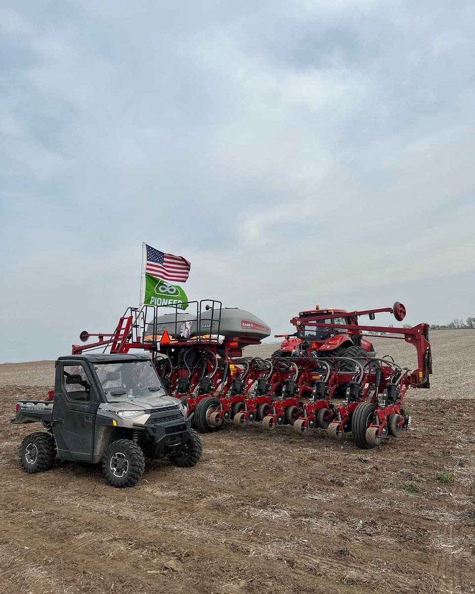 MedunaInc's tweet photo. A lot of great Pioneer seed plots went in this year. As always, we're extremely thankful for the farmers who allow us to capture this data! We are excited to see what this fall brings! @PioneerSeeds https://t.co/kMiqSp0QCB