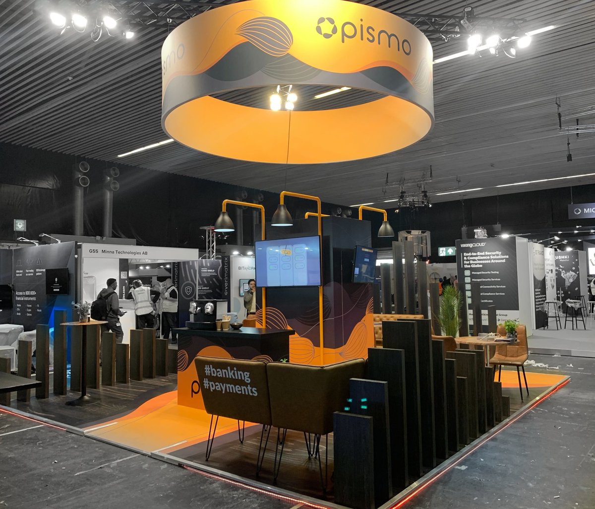 pismo_io's tweet photo. The Pismo stand is looking gorgeous 🤩.

Come and say hi to us while at @money2020 this week 👋

#Money2020EU #money2020europe #banking #payments https://t.co/2jG2HVjttd