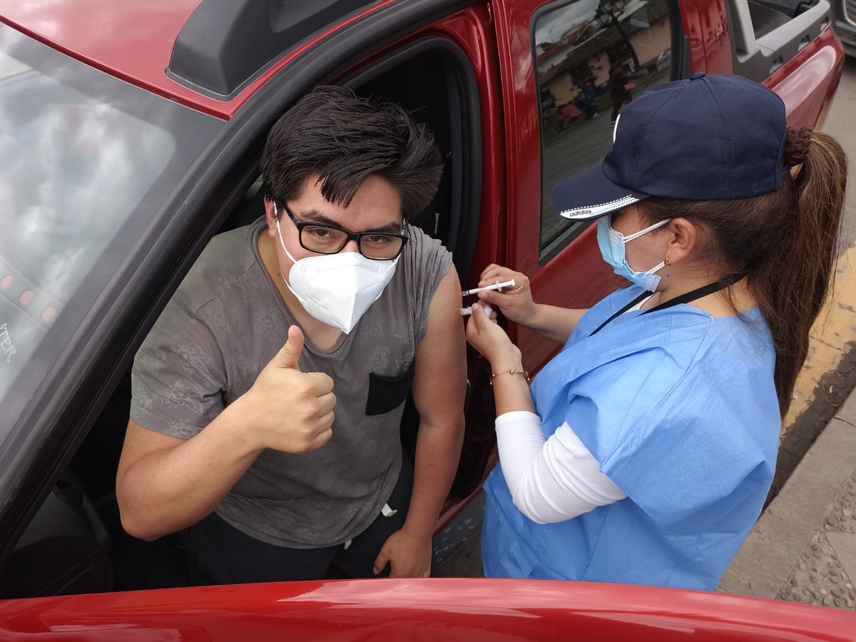 DiresaCajamarca's tweet photo. Este último fin de semana seguimos trabajando para proteger a la población de la pandemia. La vacunación contra la #Covid-19 continuó en el marco de la Vacunatón Escolar. La población acudió masivamente a los puntos fijos y móviles. Nuestra labor continúa.

#CompletaTusDosis https://t.co/TUhZvWhixN
