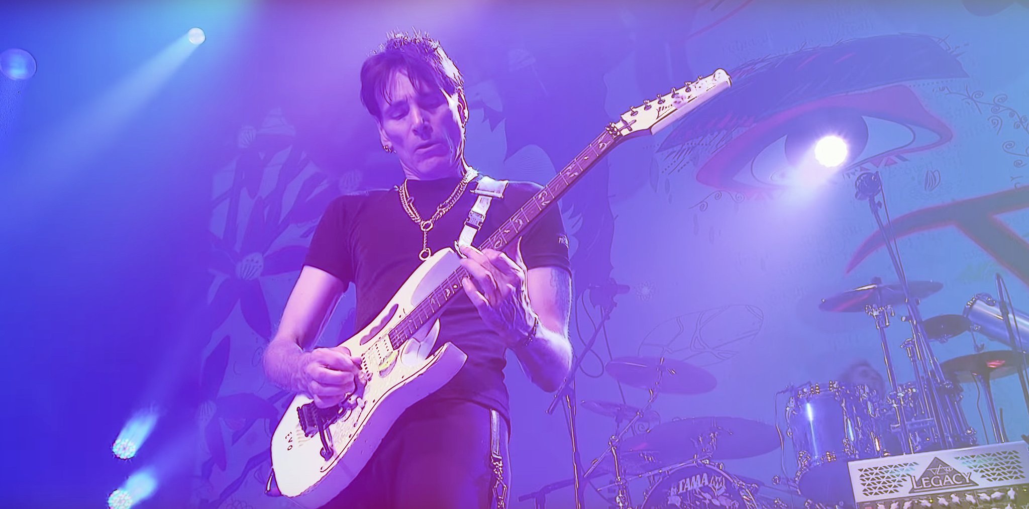 Happy birthday Mr. Steve Vai !!       