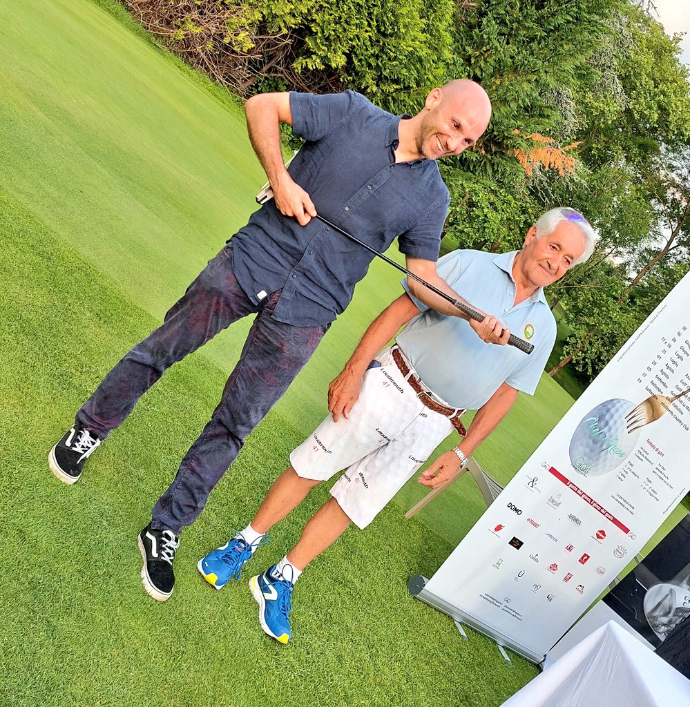 Marco_K18's tweet photo. #ChefinGreen @Golf dei Laghi
Premiazione giocatori e #chef
Amici, Coppie e chef
#cibo #food #cucina
@GGusto https://t.co/eLytHYsmiZ