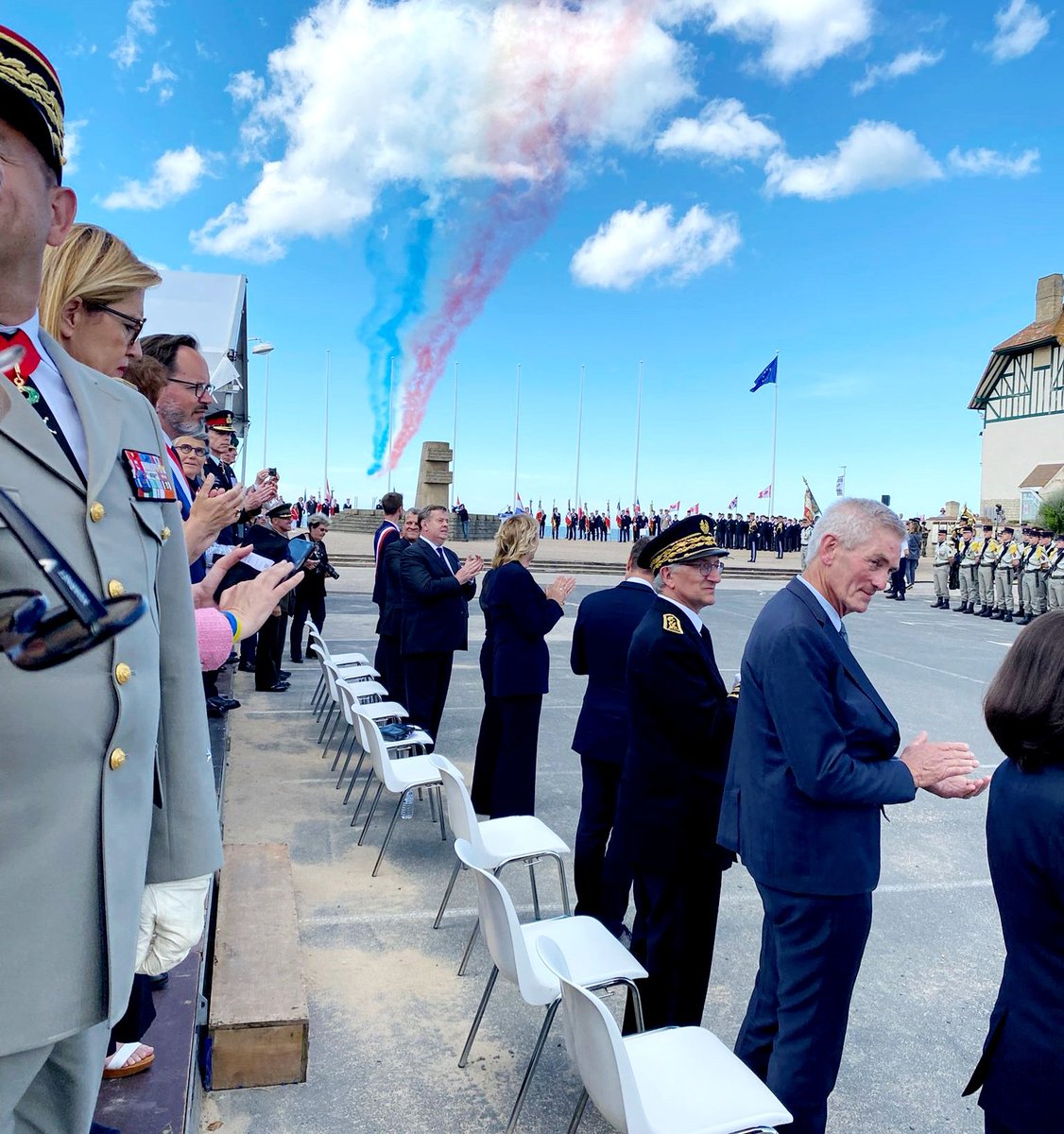 AmbCanFrance's tweet photo. Aujourd’hui, de #CourseullesSurMer à #BernieresSurMer, en passant par #BenySurMer et #SaintAubinSurMer, nous avons eu l’honneur de commémorer, avec nos ami.e.s 🇫🇷, le #JourJ78. N’oublions jamais le courage et le sacrifice de nos soldats. #LeCanadaSeSouvient https://t.co/xsqU1OUfVp
