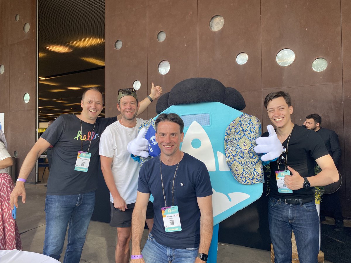 Kicking off ⁦<a href="/saastreuropa/">SaaStrEuropa 💫</a>⁩ together with ⁦<a href="/troii/">troii</a>⁩ in style - coming straight from the beach! 😎☀️☺️ #saastreuropa