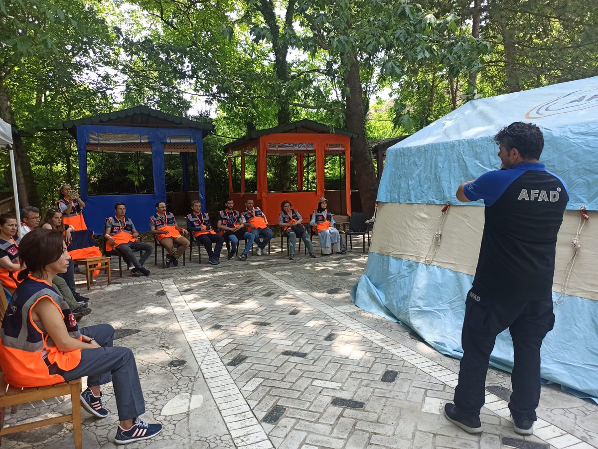 AfadKarabuk's tweet photo. Karabük 7.Destek Grup AFAD Gönüllülerimize 4-5 haziran tarihlerinde Konarı Değirmen tesislerinde saha  ve afet bilinci eğitimleri verilmiş, Eflani Sine-Sırçalı arası 14km intikal yürüyüşü yapılmıştır. Katılım gösteren tüm arkadaşlara teşekkür ederiz. https://t.co/4UntSHbaU7