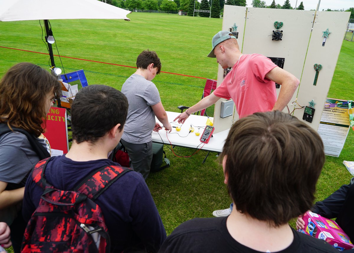 JeffLewBOCES's tweet photo. Career & Technical Education students from #BohlenTech participated in STEAM Education Day, hosted by the Watertown Rapids. #BOCESConnects #pursuingexcellence #boces #jeffersountycountyny #watertownny #nnylife #steameducation #steameducationforkids #careerteched https://t.co/IMSm7Ayx2D
